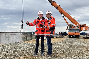 STRABAG-os kollégák az építési területen