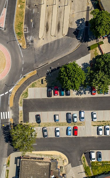 Körforgalom és parkoló